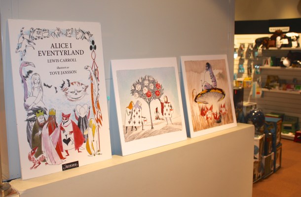 Tove Janssonin kuvittama Liisa Ihmemaassa julkaistiin tänä vuonna ensimmäistä kertaa Norjassa. Kuva: Reeta / Les! Lue! 