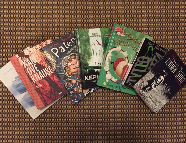 Ensimmäisen päivän kirjasaalis. Kuva: Reeta / Les! Lue!